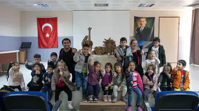 “Kendini Arayan Zürafa” Buca’da miniklerle buluştu