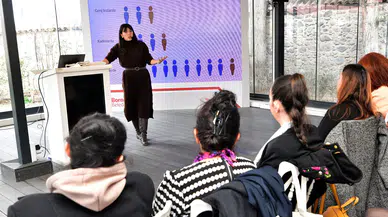 Bornova Belediyesi’nden 14 Şubat’a Anlamlı Mesaj: Flört Şiddeti Semineri