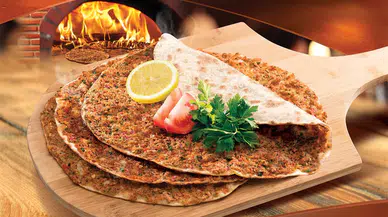 İzmir’in En İyi Pide ve Lahmacun Mekanları: İzmir'de Lahmacun Nerede Yenir?