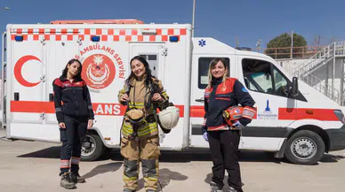 İzmirli kadın itfaiyeciler, zorlu görevlerde ilham kaynağı oluyor