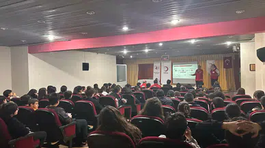 Türk Kızılay’dan Karabağlar’daki Öğrencilere Eğitim Desteği