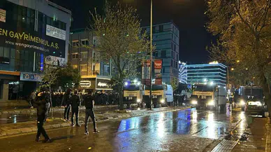 İzmir’de Hukuksuz Gözaltılar: Baro ve CHP’den Tepkiler! Protestolar Giderek Büyüyor