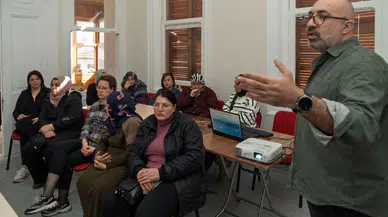 İzmir’de Anneler Madde Bağımlılığına Karşı Eğitildi! Ailelere Önemli Uyarılar