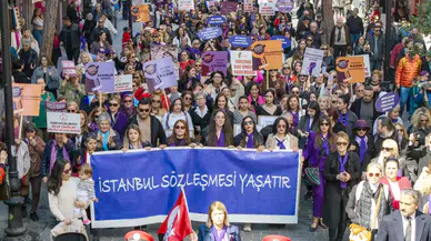 Karşıyaka Belediye Başkanı Yıldız Ünsal, 8 Mart’ta Kadınlarla Harmandalı Oynayarak Güçlü Mesaj Verdi!