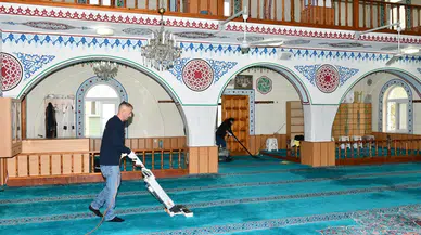 Çiğli Belediyesi'nden Ramazan Bayramı'na Özel Camii Temizliği! Detaylar Burada!