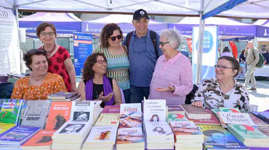 İzmir Kitap Fuarı, yazarlarla dolup taştı, çocuklar eğlencenin tadını çıkardı!