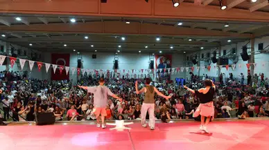 Çiğli’de 19 Mayıs coşkusu dans gösterisiyle zirve yaptı