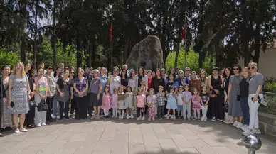 İzmirli annelere en özel kutlama