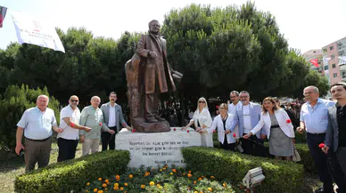 Dünya şairi Nazım Hikmet, Karşıyaka’da şiirleriyle anıldı