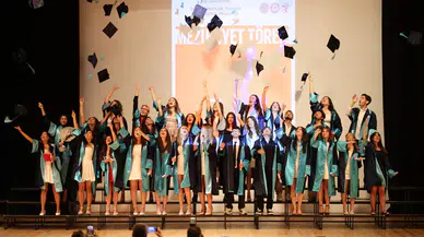 EÜ Güzel Sanatlar Tasarım ve Mimarlık Fakültesi mezunlarını sektöre uğurladı