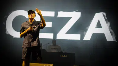 Ceza, İzmir’den barış mesajı verdi