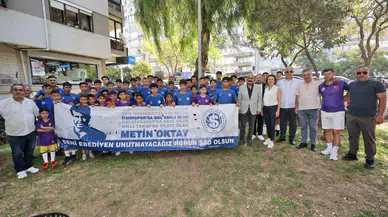 Taçsız Kral Konak’taki heykeli önünde anıldı