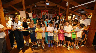 Efes Selçuk’un çocuklarından barış çizgileri