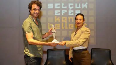 Özgür Mumcu “Dünyalılar”ı anlattı: Efes Selçuk’ta siyaset, cesaret ve fikir egzersizleri