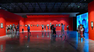 İzmir Enternasyonal Fuarı’nda Atatürk ve Refik Anadol sergilerine büyük ilgi