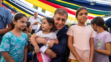 Başkan Tugay’dan çocuklara özel ilgi