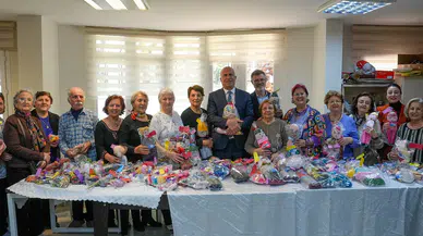 Gaziemir’in çınarlarından fidanlara 23 Nisan armağanı