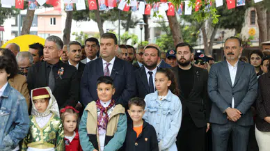 Seferihisar’da 23 Nisan coşkusu; Yarınların ışığı çocuklar sahnedeydi
