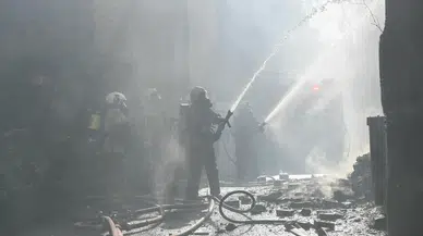 Konak’ta bina yangını kontrol altına alındı