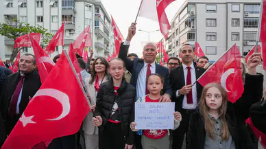 Gaziemir’de 23 Nisan coşkusu kortejle taçlandı