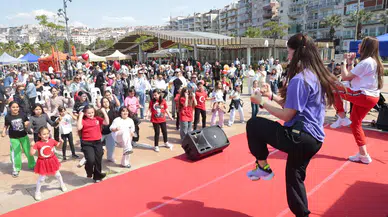 23 Nisan coşkusu Konak’tan yayıldı: Çocuk Şenliği’ne yoğun ilgi
