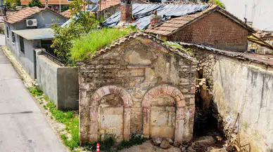Gaziemir’in tarihi Çift Çeşme’si aslına uygun şekilde yenileniyor