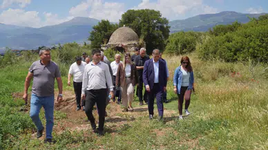 Başkan Tugay’dan yol ve asfalt sözü