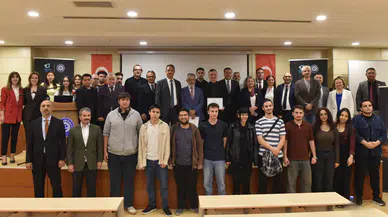 Egeli genç gazeteciler milli iradenin zaferini yeniden manşetlere taşıdı