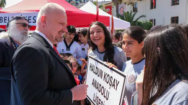 Pehlivan'dan 19 Mayıs mesajı: Gençliğin yanında olmak, geleceğe sahip çıkmaktır
