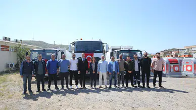 Karşıyaka’nın temizlik filosu üç yeni kamyonla güçlendi