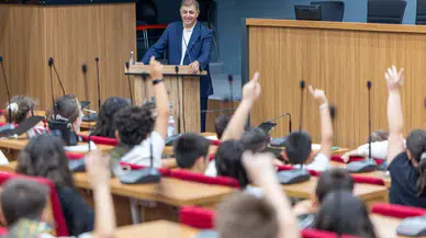 Çocuklar İzmir’in yönetiminde söz sahibi