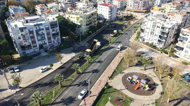 İzmir’de ulaşımı rahatlatan asfalt atağı