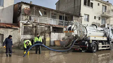 Çiğli Belediyesi Fırtına ve Sağanağa Karşı Seferber Oldu