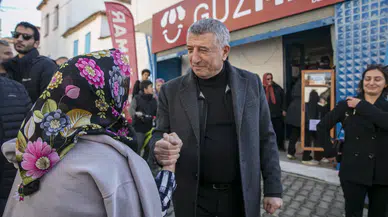 Güzelbahçe’de GÜZMAR Bakkal Nihat Açıldı