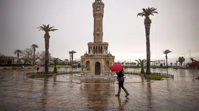 İzmir Büyükşehir Belediyesi ekipleri sağanak nedeniyle seferber oldu