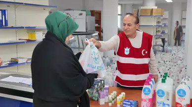 Konak’tan ihtiyaç sahiplerine temizlik ve hijyen malzemesi desteği