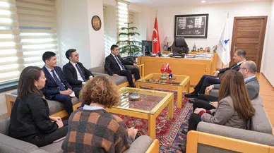 Başkan Tugay’dan Kırgızistan heyetine “Aytmatov Kütüphanesi” jesti