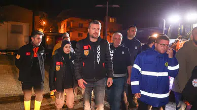 Başkan Görkem Duman gece boyunca sahadaydı