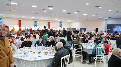 Aliağa’da İlk Toplu İftar Yapıldı