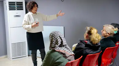 Medeni Kanun’un kazanımları Konak’ta masaya yatırıldı