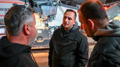 Bornova’da gece asfalt mesaisi