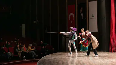 “Don Kişot” minik izleyicileri büyüledi