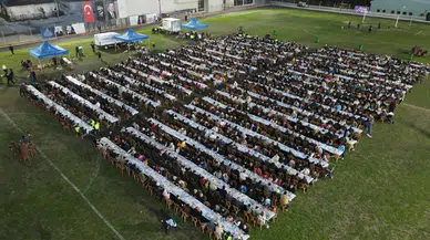 Bayındır’da Kadir Gecesi Bereketi: Şehir Stadyumu'nda Dev Gönül Sofrası Kuruldu