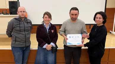 Ödüllü Yönetmen Özkan Emre genç iletişimcilerle deneyimlerini paylaştı