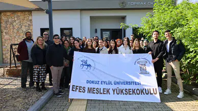 GENÇLER KARİYER YOLCULUĞU İÇİN EFES TARLASI YAŞAM KÖYÜ’NDE BULUŞTU