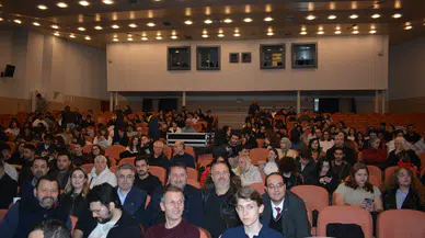 Ege Üniversitesinde “Firavunla Yüzyüze”  oyunu sahnelendi