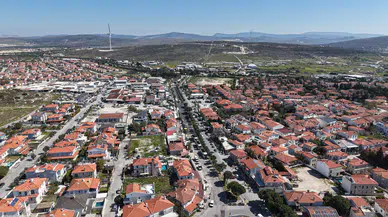 Çeşme’nin yolları yaza hazırlanıyor