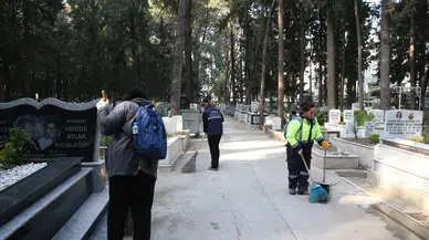 Çiğli’de Bayram Öncesi Cami Ve Mezarlıklarda Kapsamlı Temizlik
