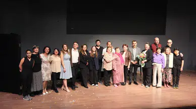 Dikili’de 27 Mart Dünya Tiyatro Günü Coşkusu