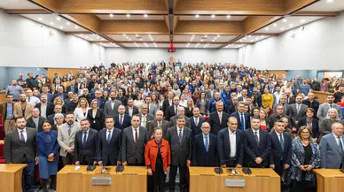 “İzmir’i birlikte büyüten büyük bir aileyiz”